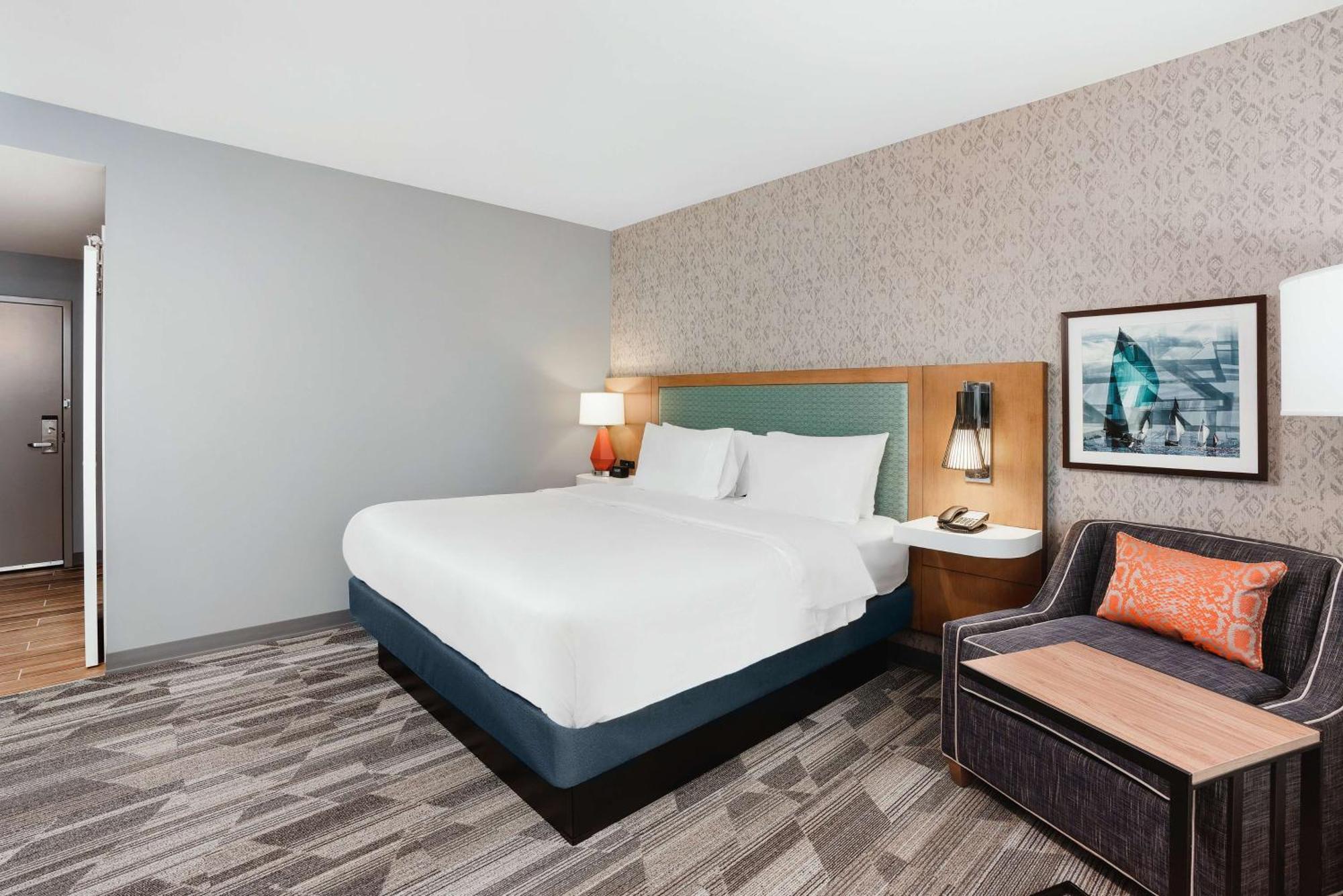 Hampton Airport, Wa 3*