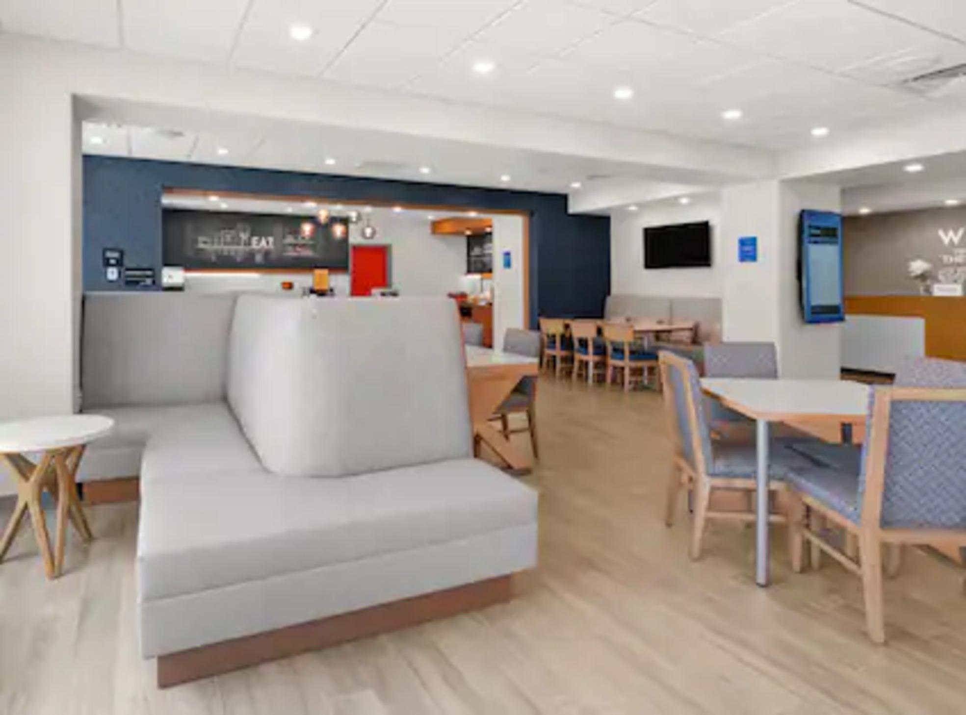 Hampton Airport, Wa 3* Bellingham
